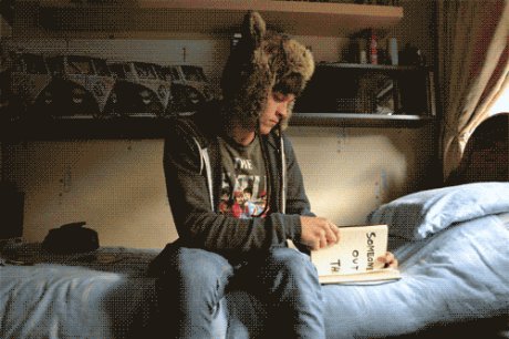 Някой навън те обича!