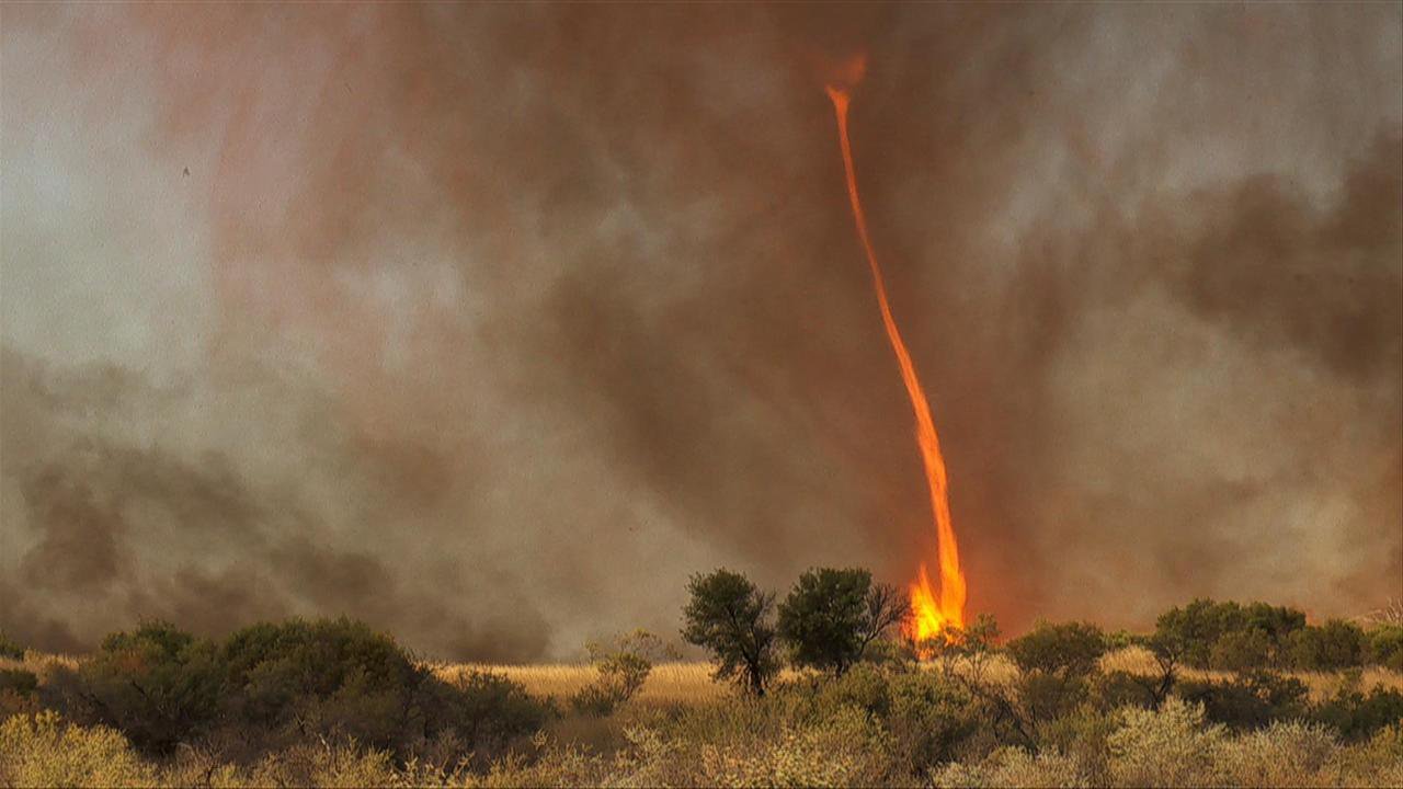 Огнено торнадо в Австралия