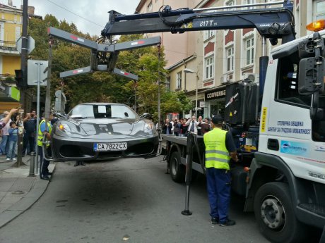 Първото Ферари вдигнато от паяк в София