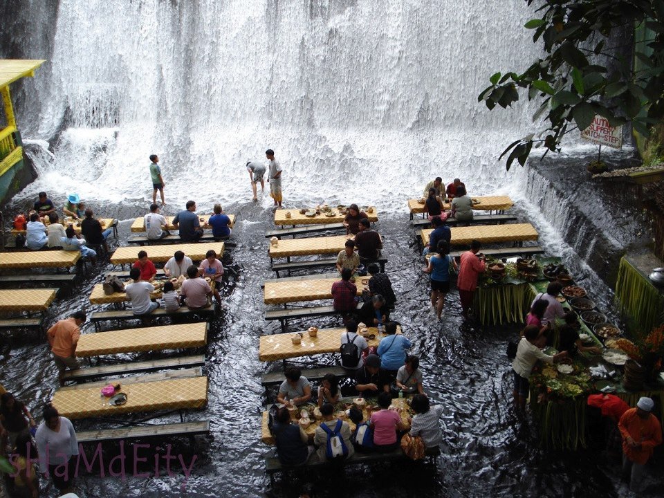 Филипините ресторант на водопада