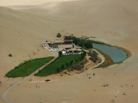 Crescent Moon Lake Китай
