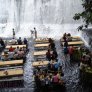 Филипините ресторант на водопада