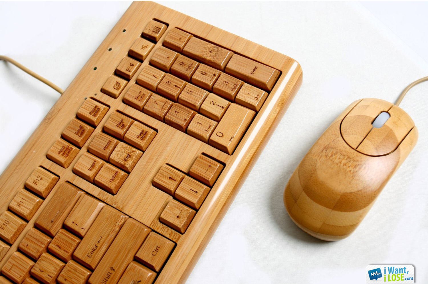 Дървена мишка и клавиатура