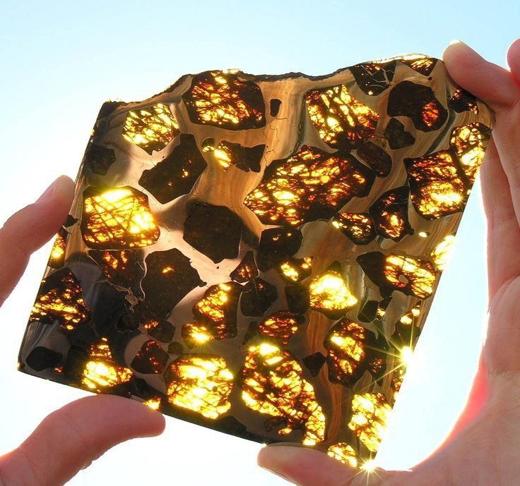 Уникално красив метеорит