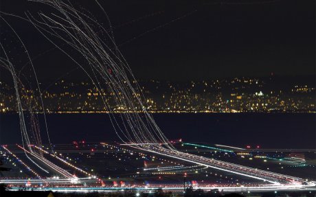 Long exposure снимка на летище.